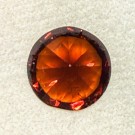 Zirkon med fantastisk rød farge og refleksjon. Diamter ø 6,2 og 1,35ct thumbnail